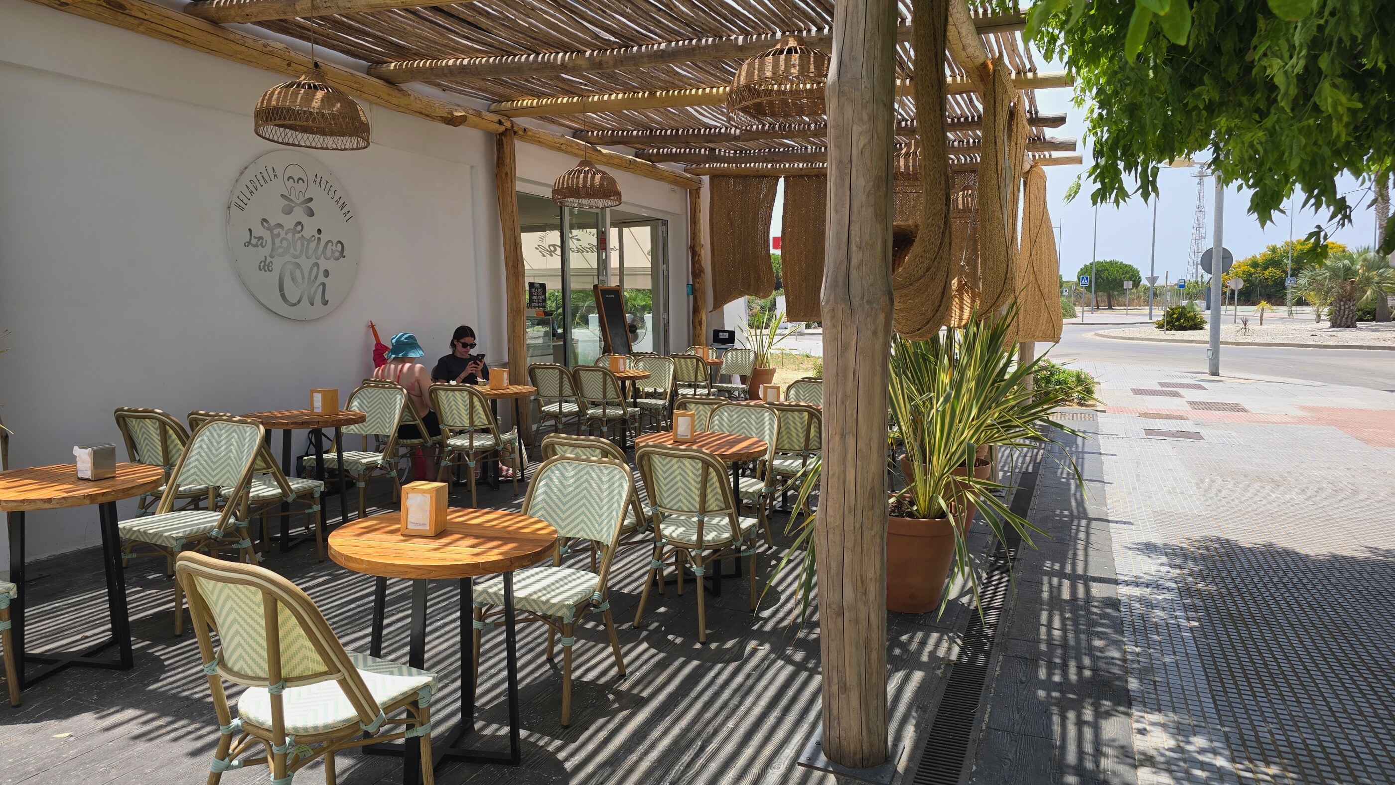 2025 06 hotel nearby coffe shop