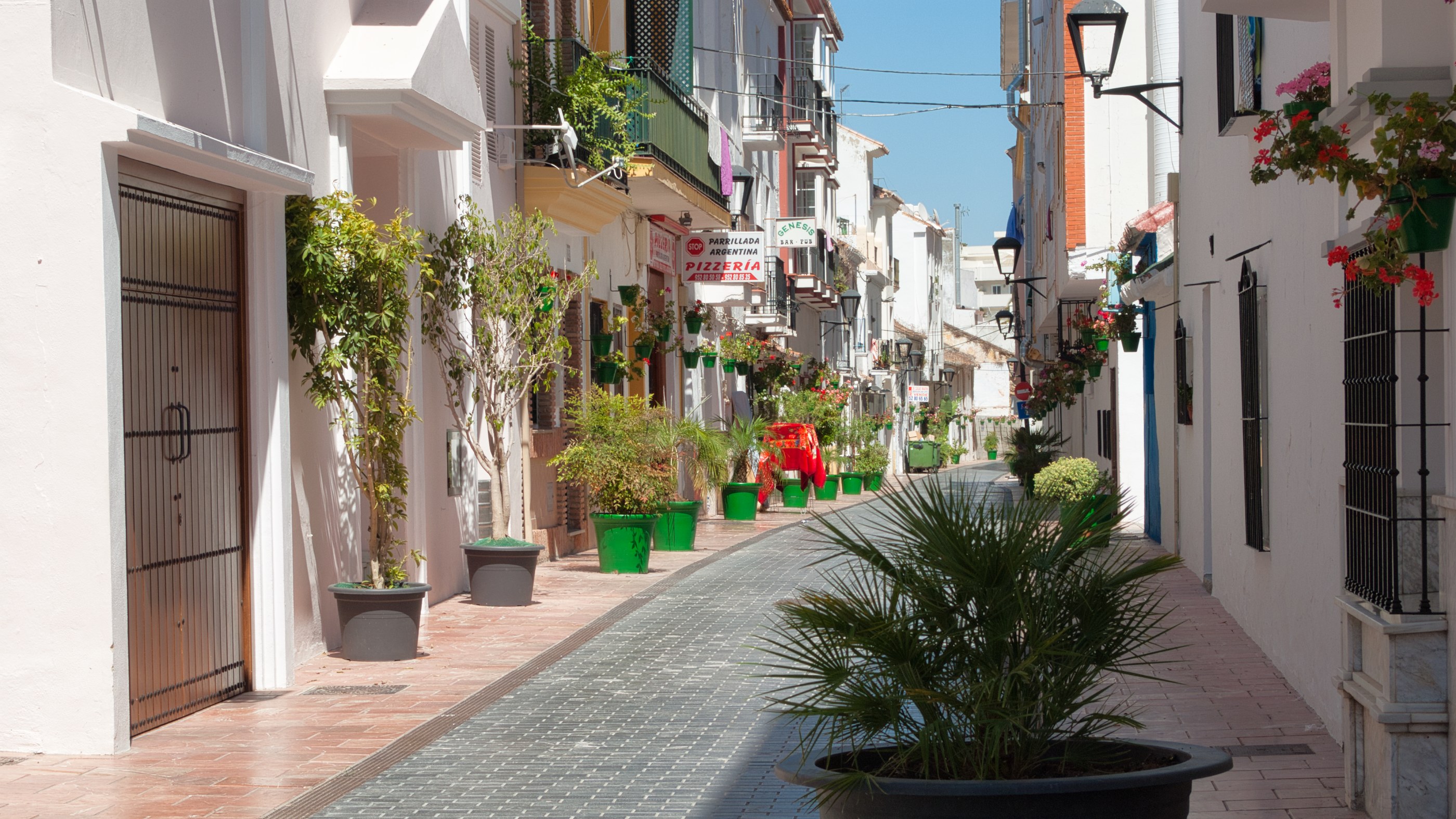 Estepona stad - Gågata med småbutiker