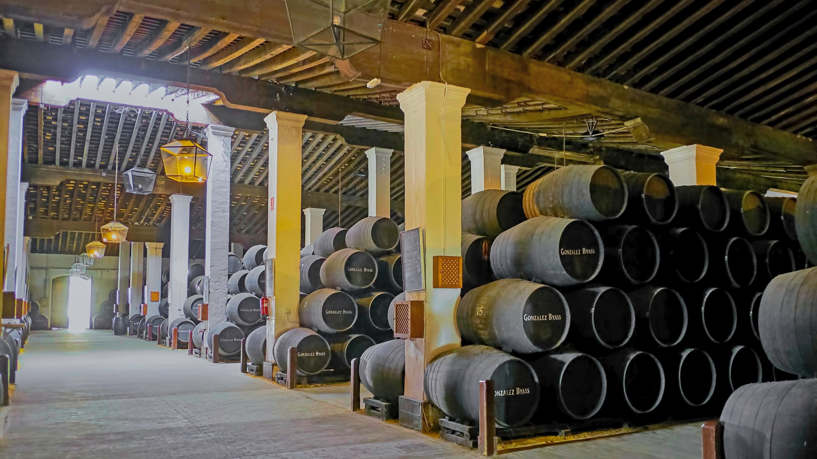 Typisk bodega i Jerez de la Frontera - Criadera systemet för sherrytillverkning