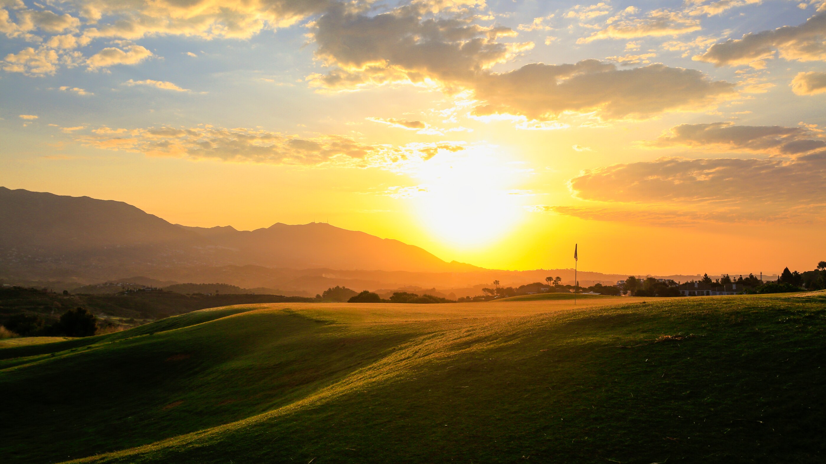 La Cala Golf Resort - Campo America, sunset green view