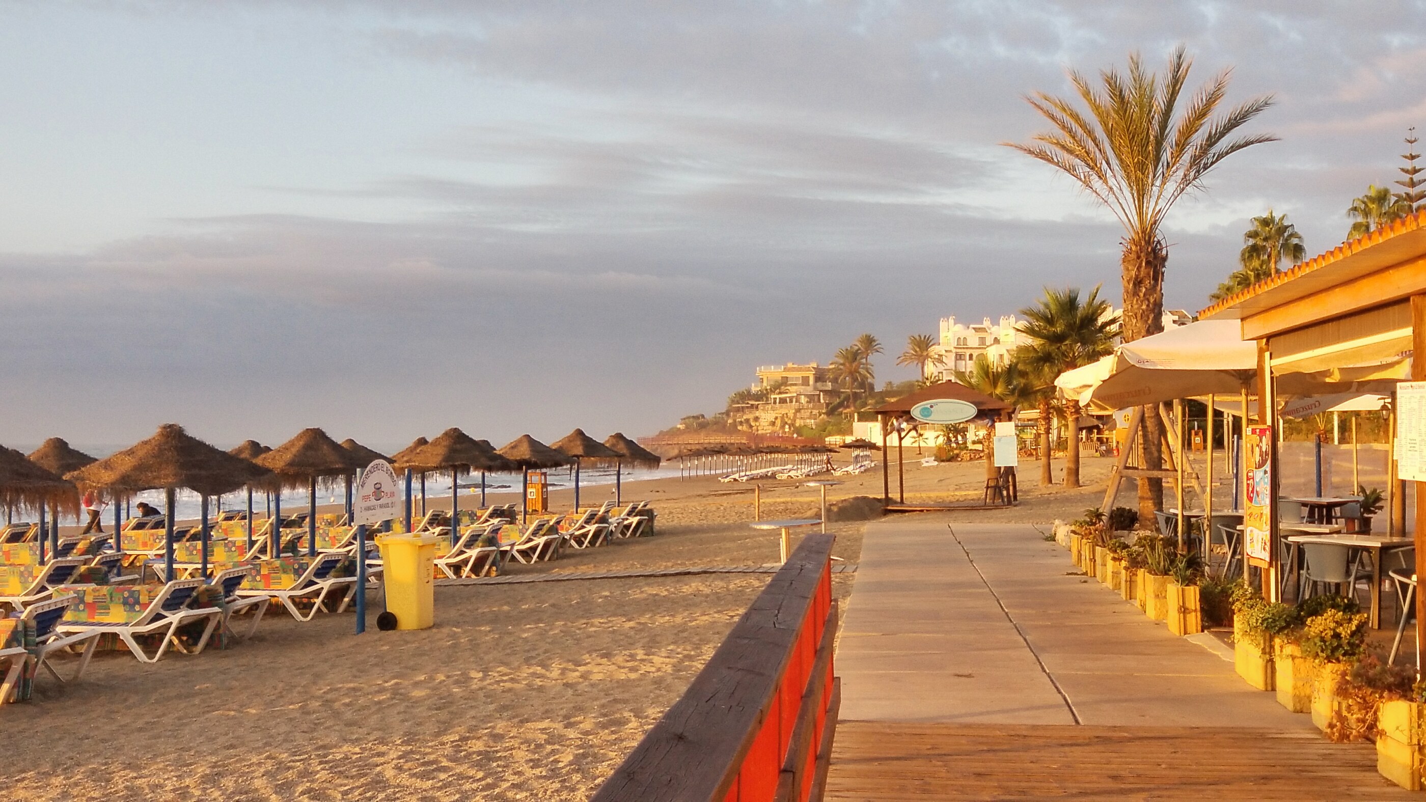 La cala de mijas playa el bombo