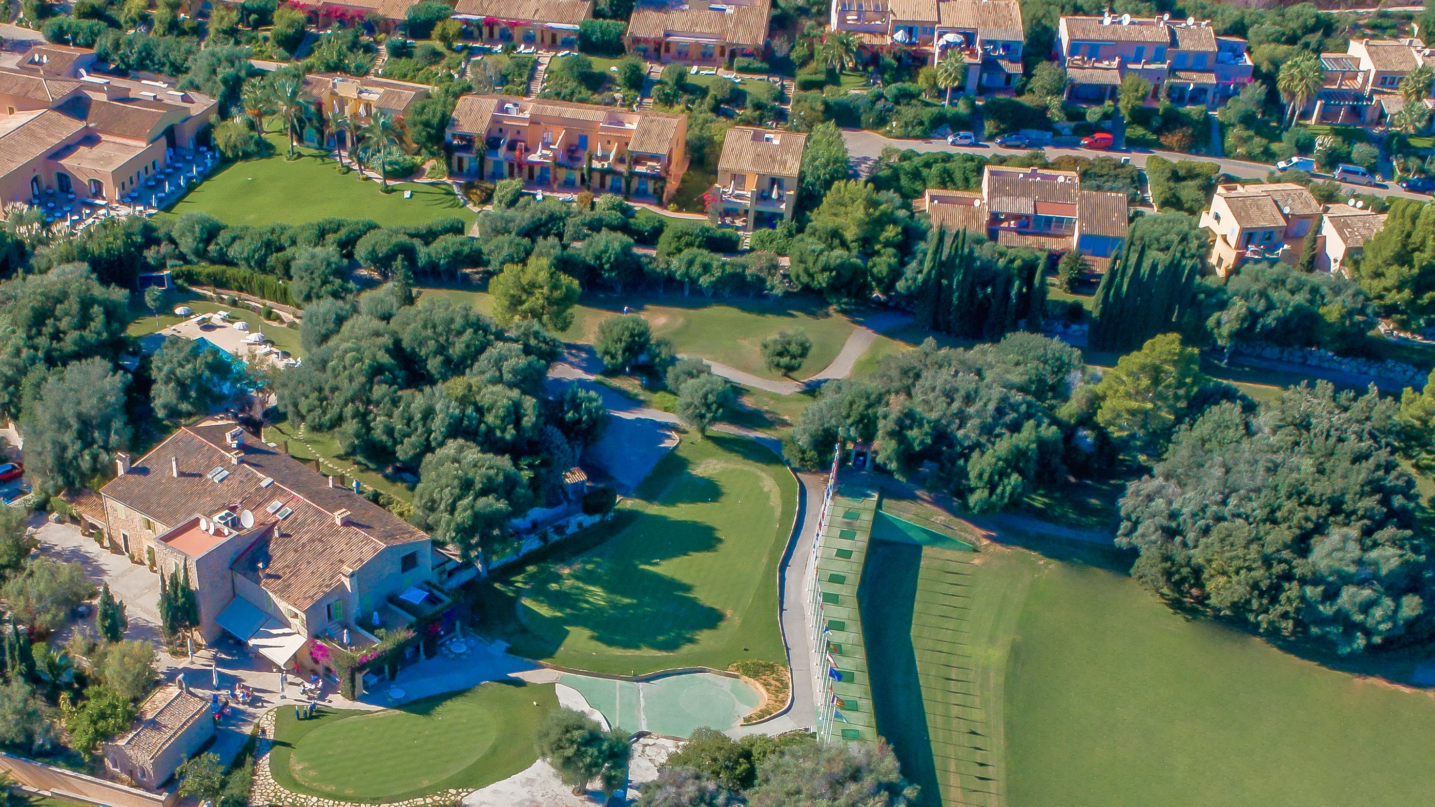 Pula Golf - Klubbhuset och golfanläggningen