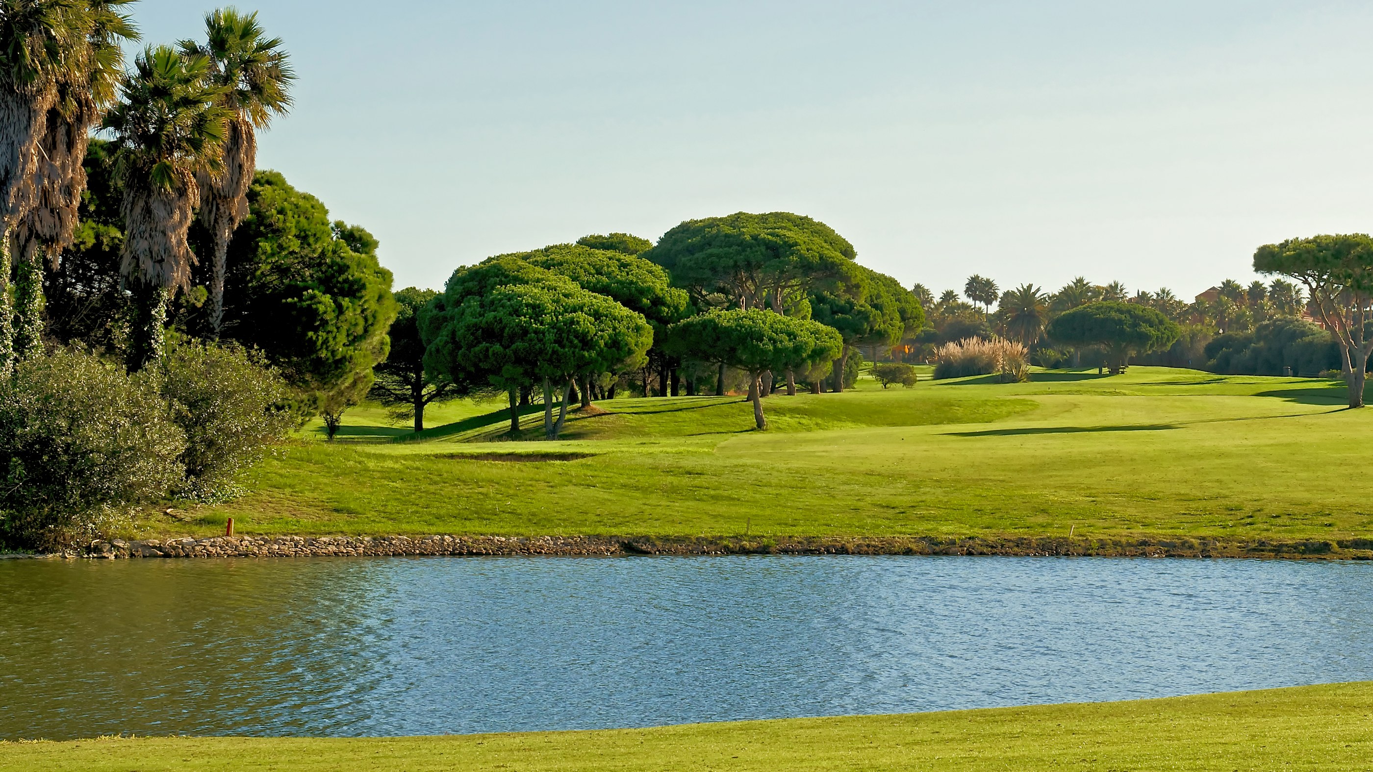 RCG Novo Sancti Petri Golf - Fairway och vattenhinder