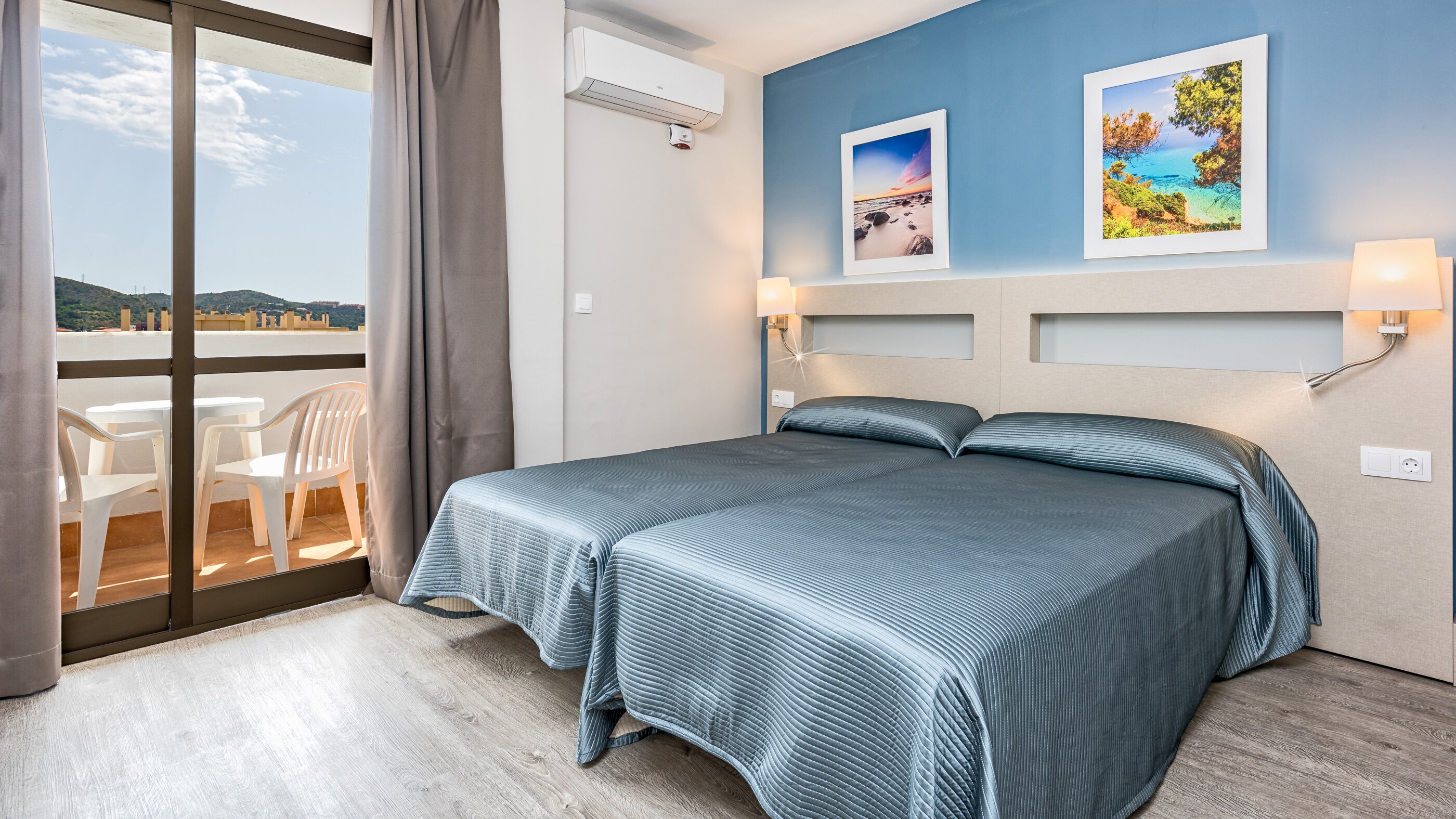 Aparthotel Veramar - Fuengirola. Sovrum och balkong.